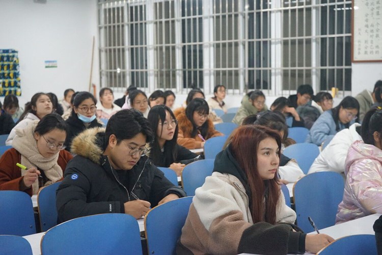 z6mg人生就是博顺利举行新生团章考试2.jpg